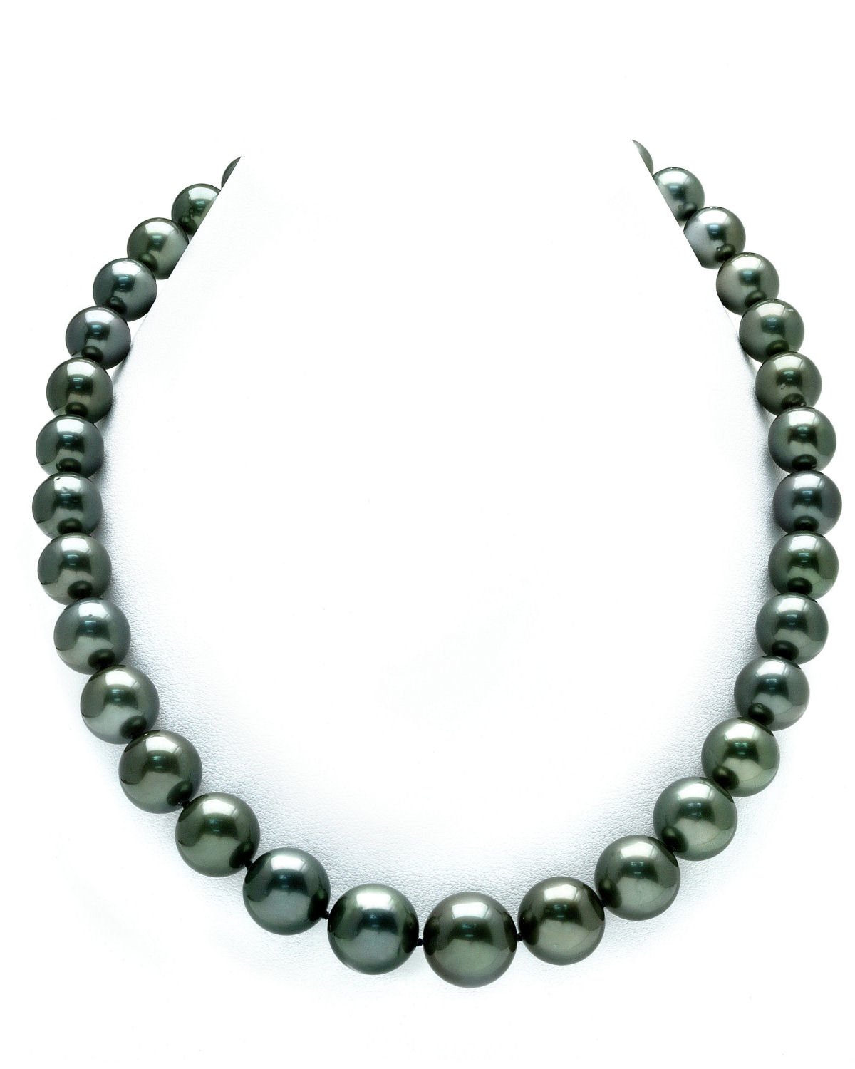 Black Tahitian Pearl Necklace in AAA Quality 2