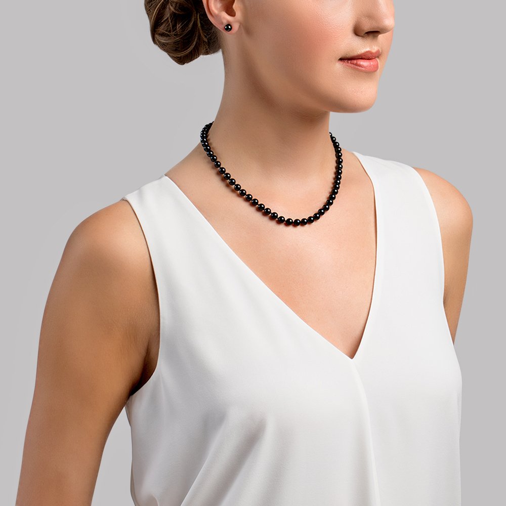 Black Akoya Pearl Necklace in AAA Quality 2