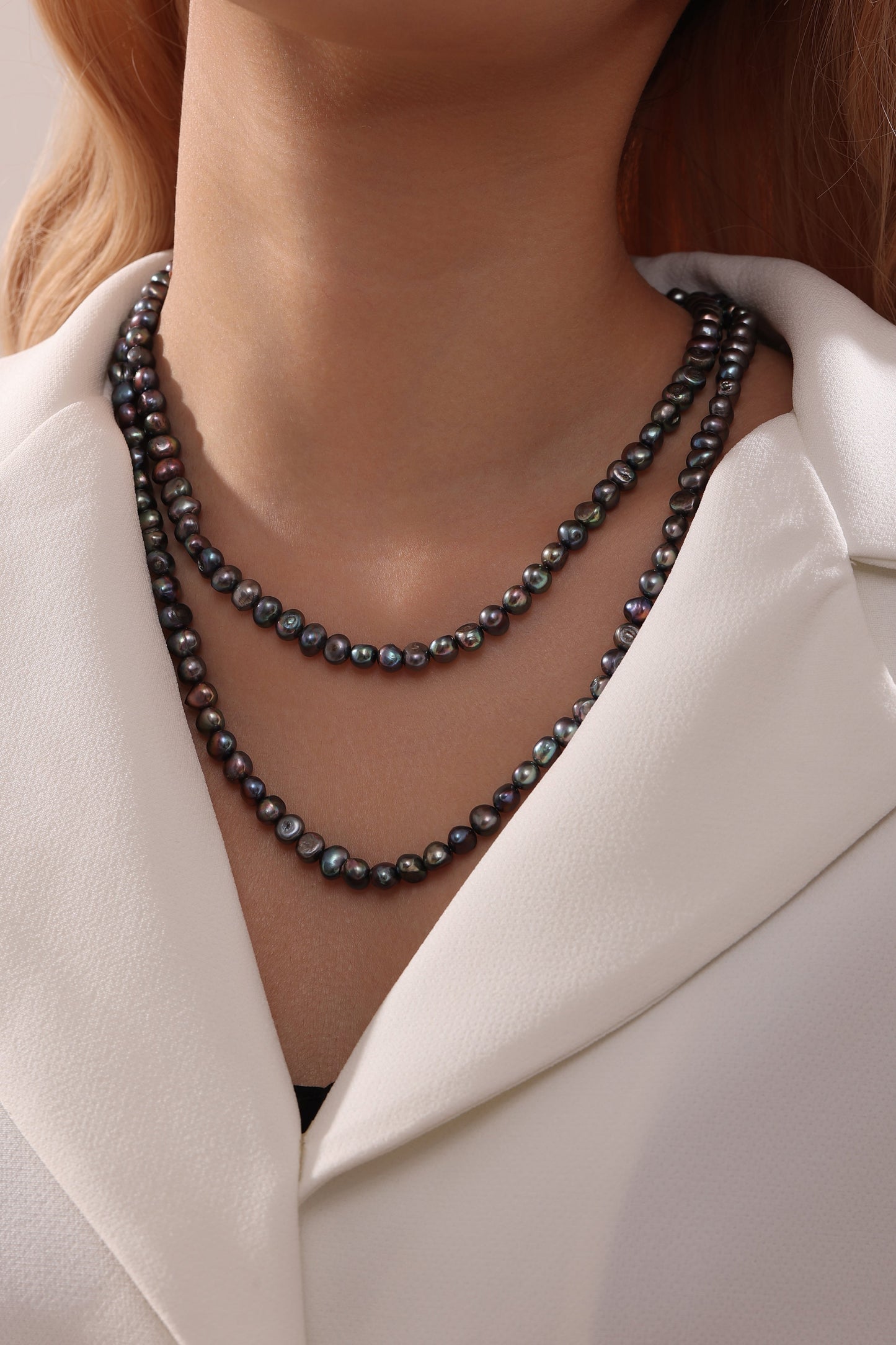 Black Baroque Pearl Beaded Necklace Design