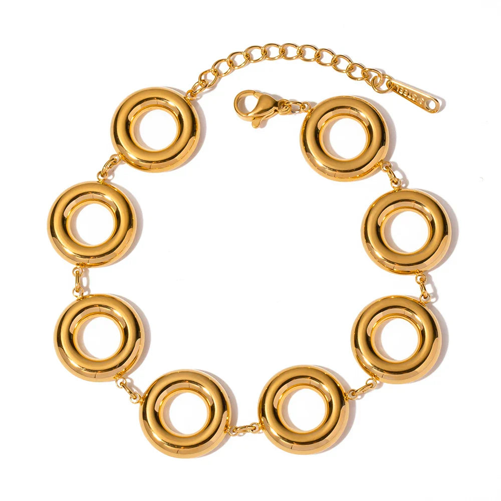 Shiny Circle Bracelet in Elegant Design