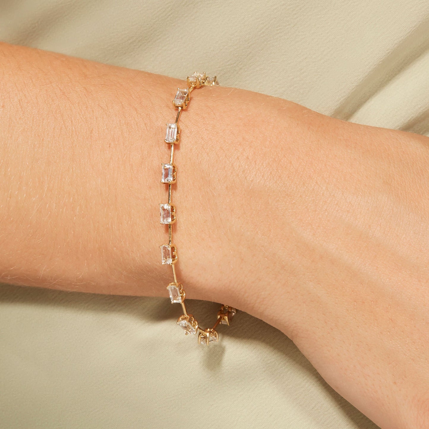 White Topaz Tennis Bracelet Elegant Design