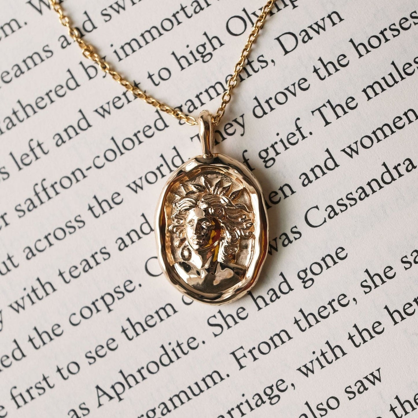 Molten Gold Pendant Necklace for Women 3