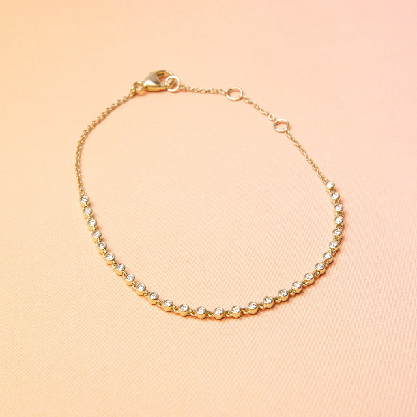 Delicate Tennis Bracelet in Elegant Design