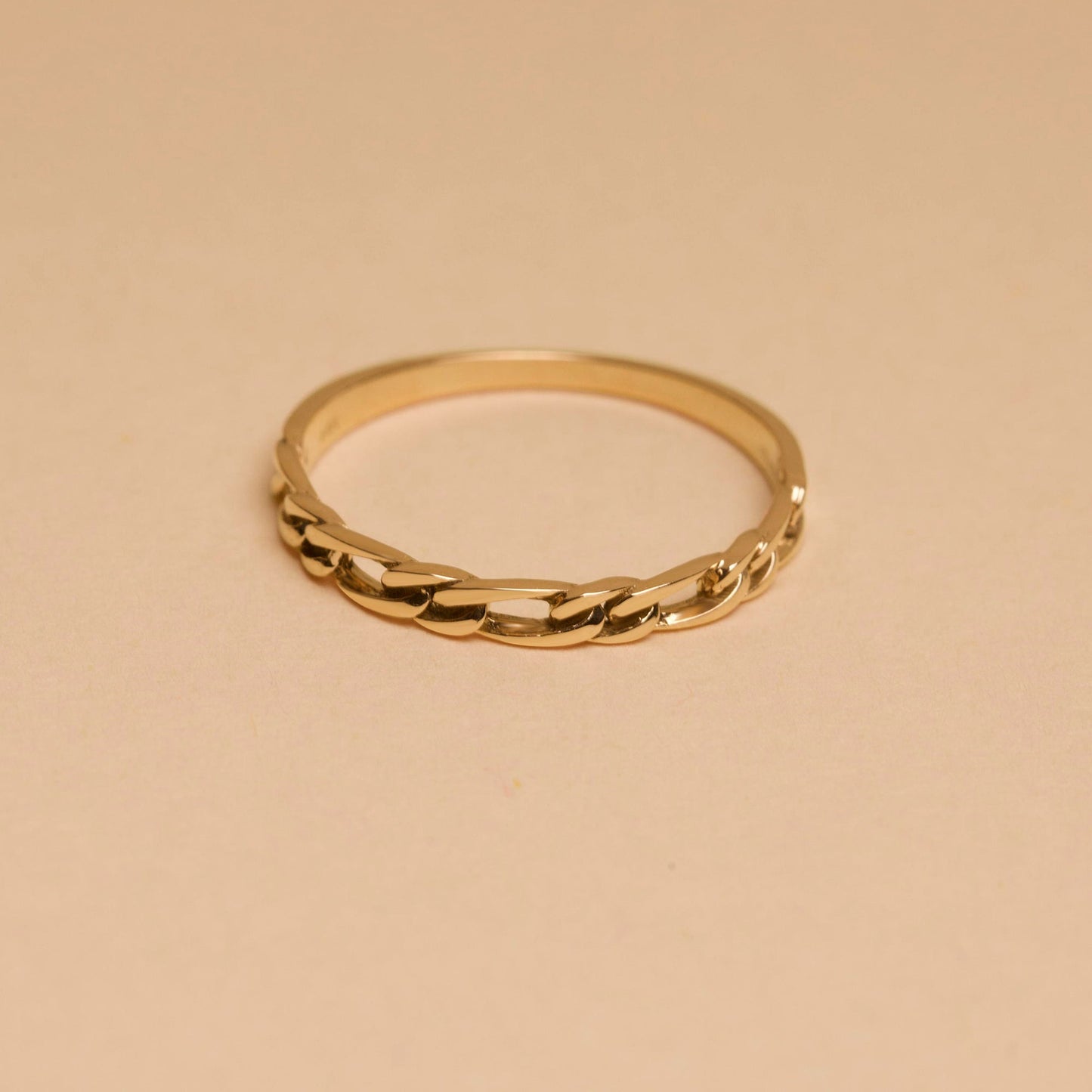 Chain Link Ring in Figaro Style