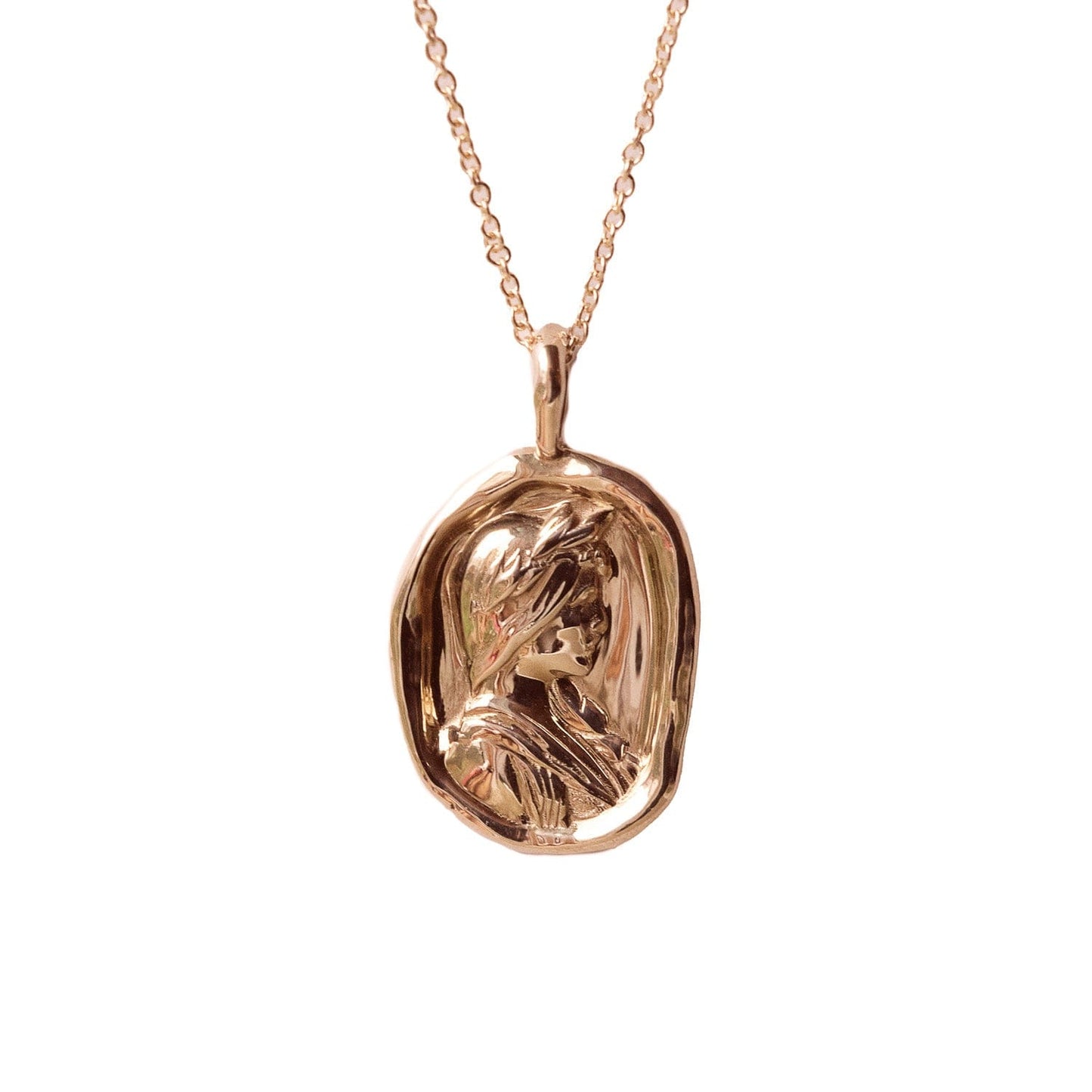 Molten Gold Pendant Necklace for Elegance