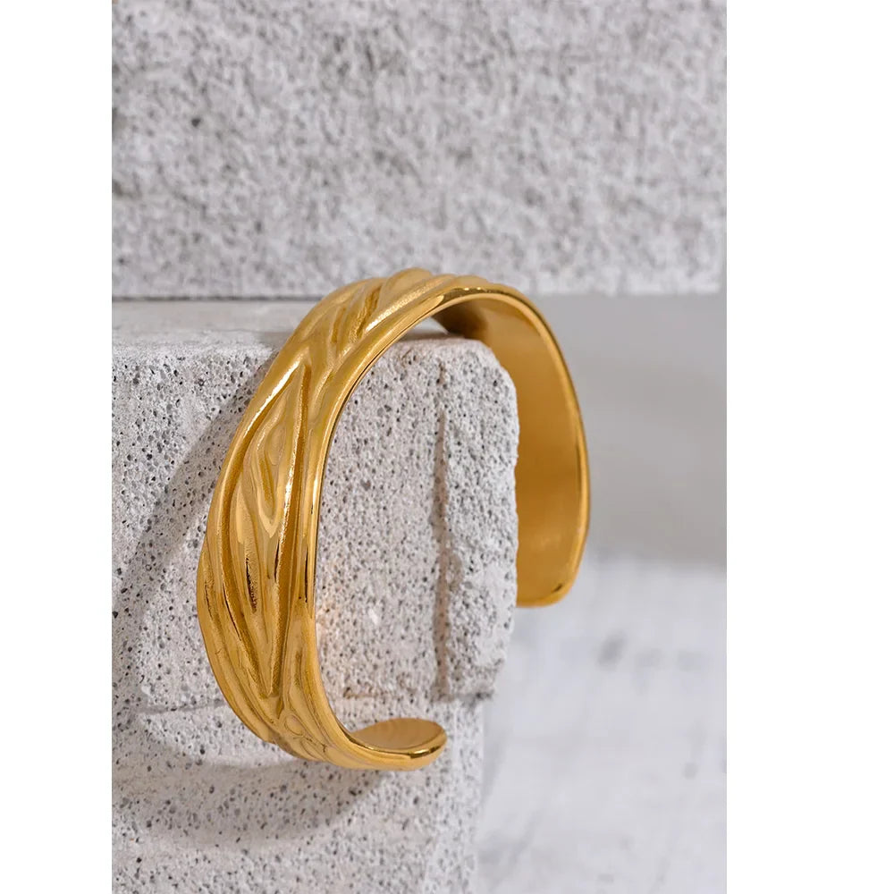 Stylish Golden Heavy Metal Cuff Bracelet