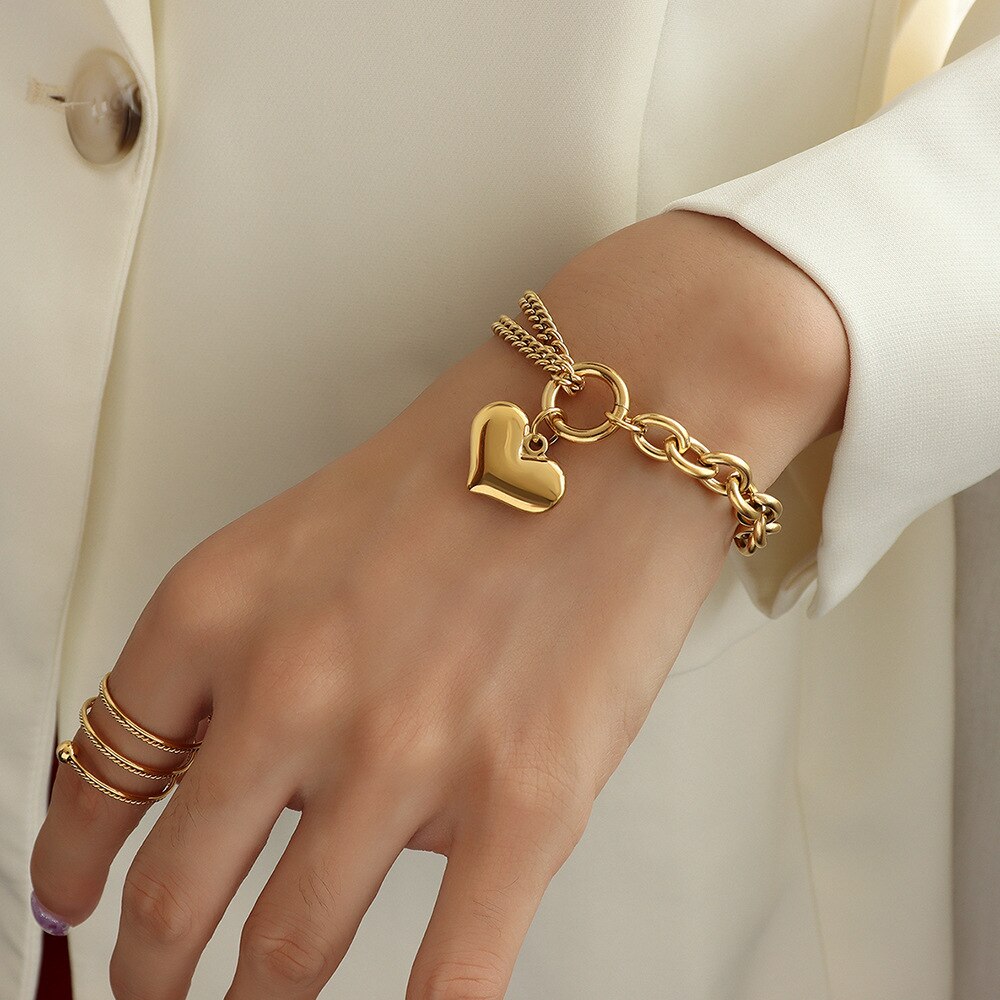 Stylish Heart Pendant Bracelet for Everyday Wear