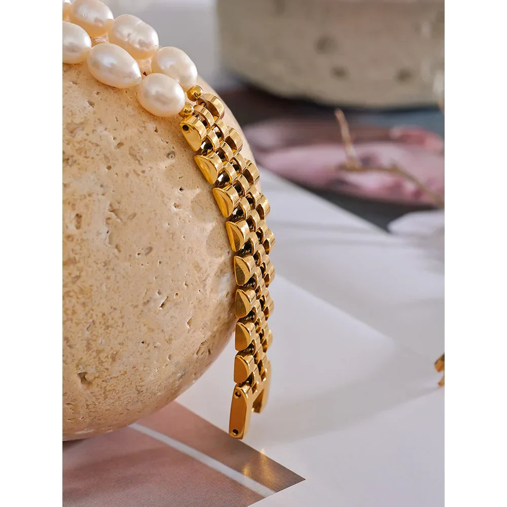 Elegant Pearl Cuban Chain Bracelet Design