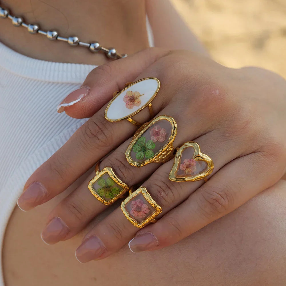 Gold Ring with Eternal Flower Design