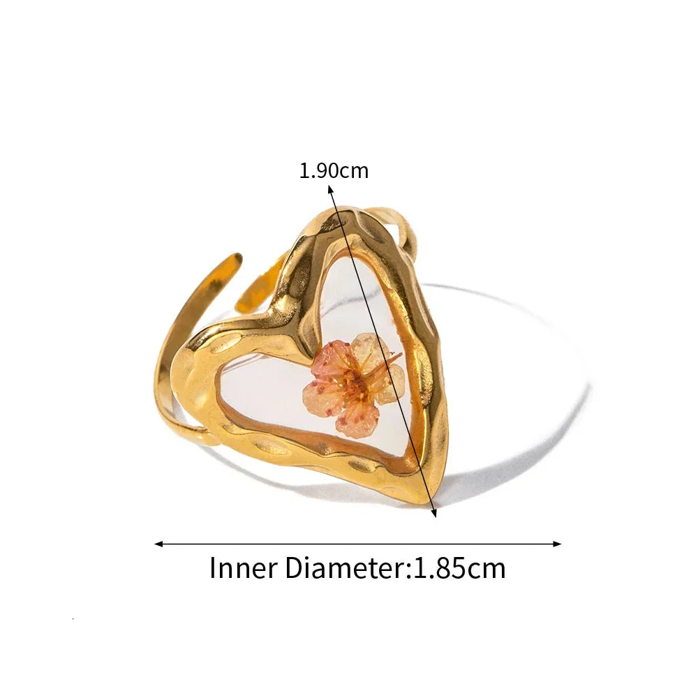 Gold Ring with Eternal Flower Design