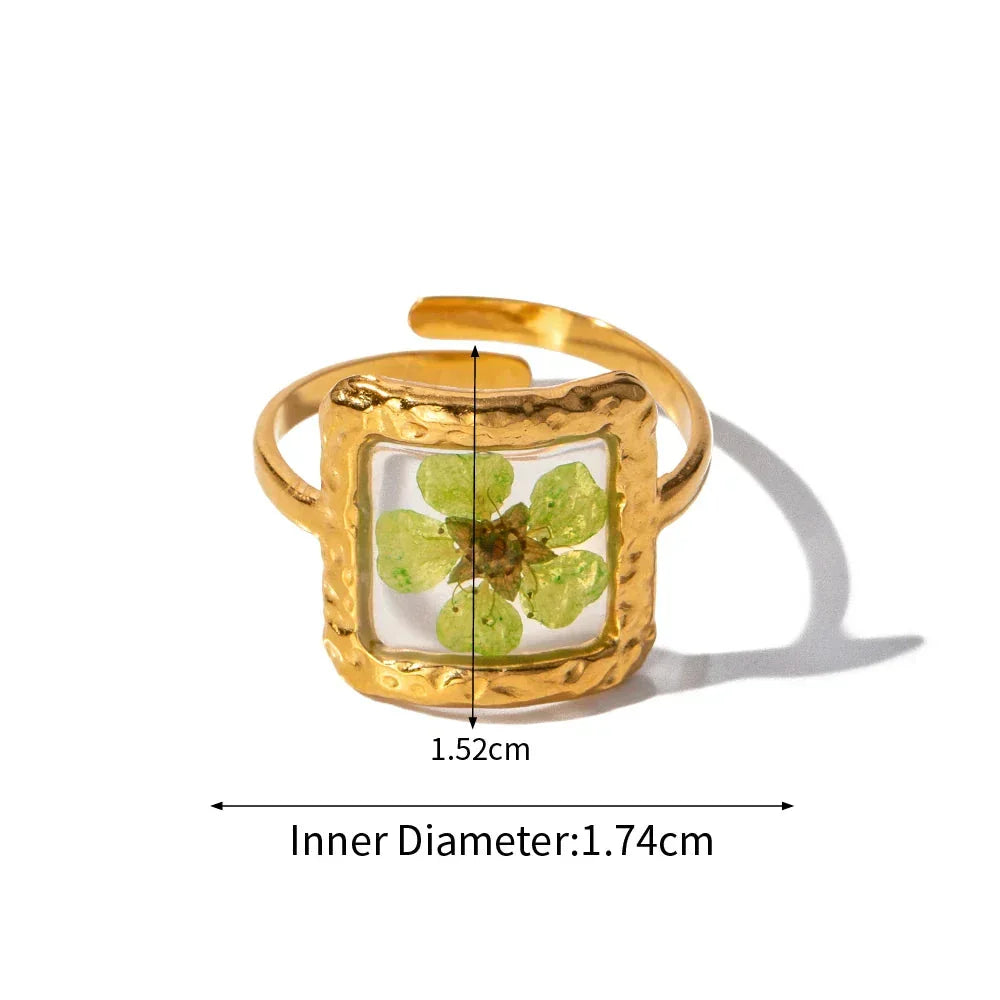 Gold Ring with Eternal Flower Design