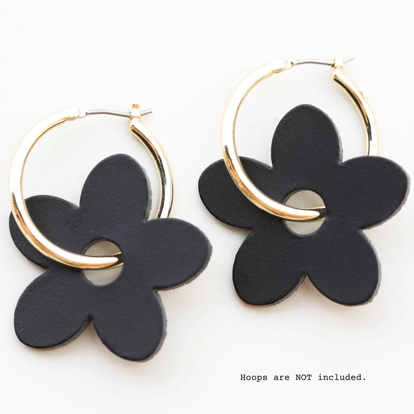 Black Petal Charm Jewelry for Stylish Look