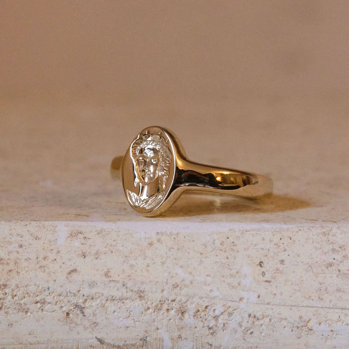 Solid Gold Signet Ring for Everyday Wear 1