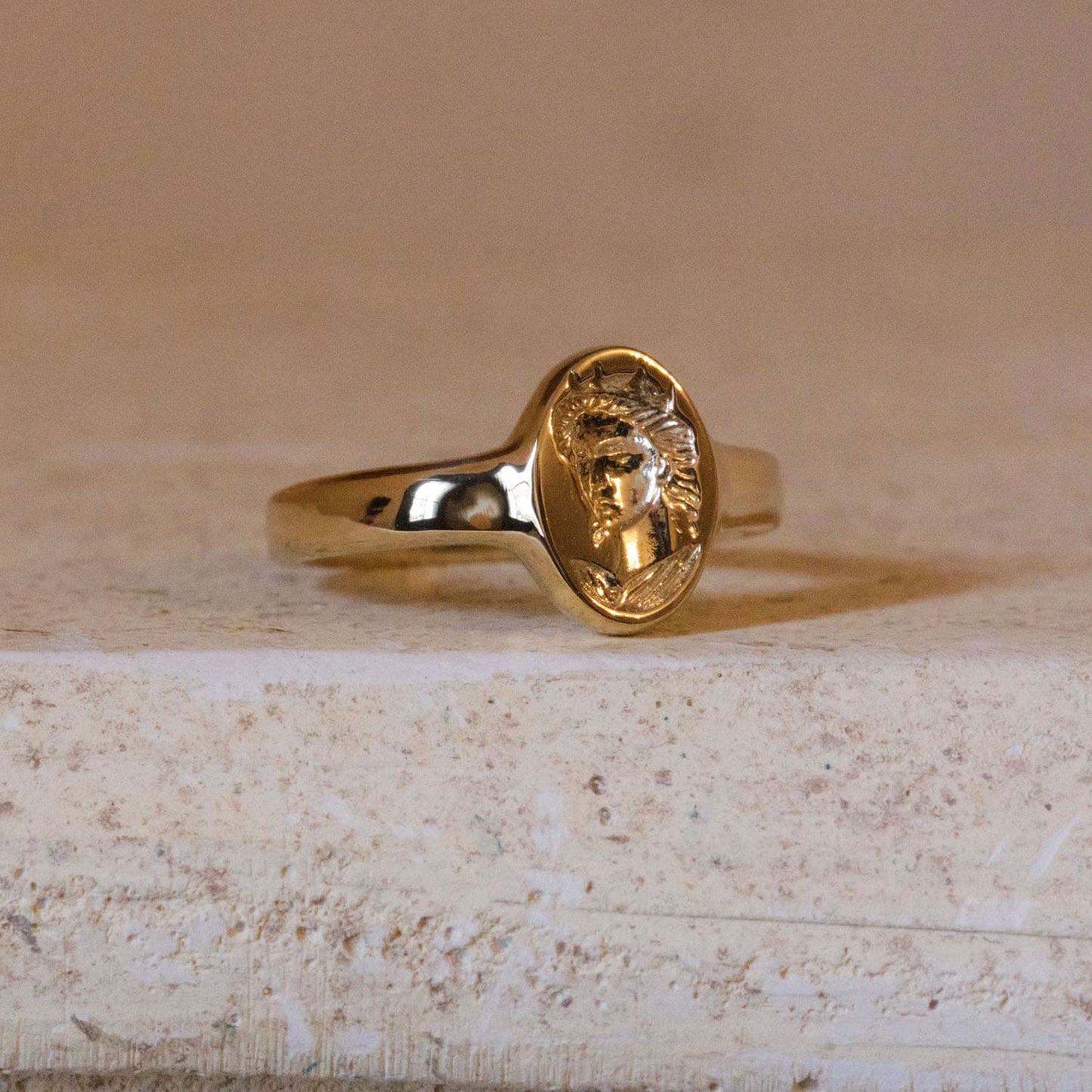 Solid Gold Signet Ring for Everyday Wear 1