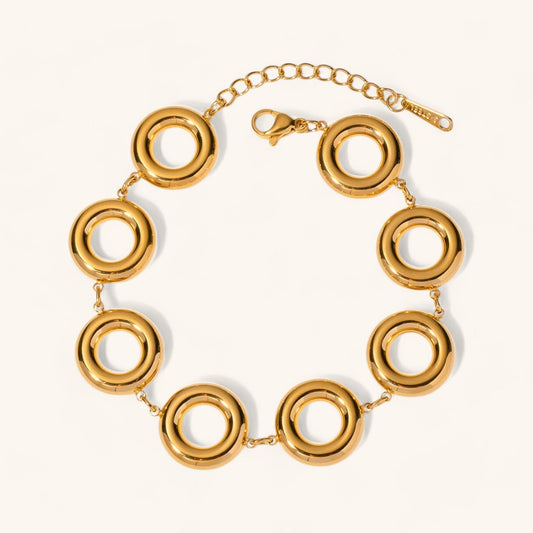 Shiny Circle Bracelet in Elegant Design