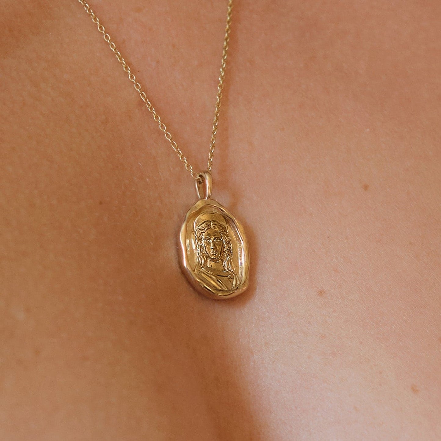 Molten Gold Pendant Necklace in Elegant Design