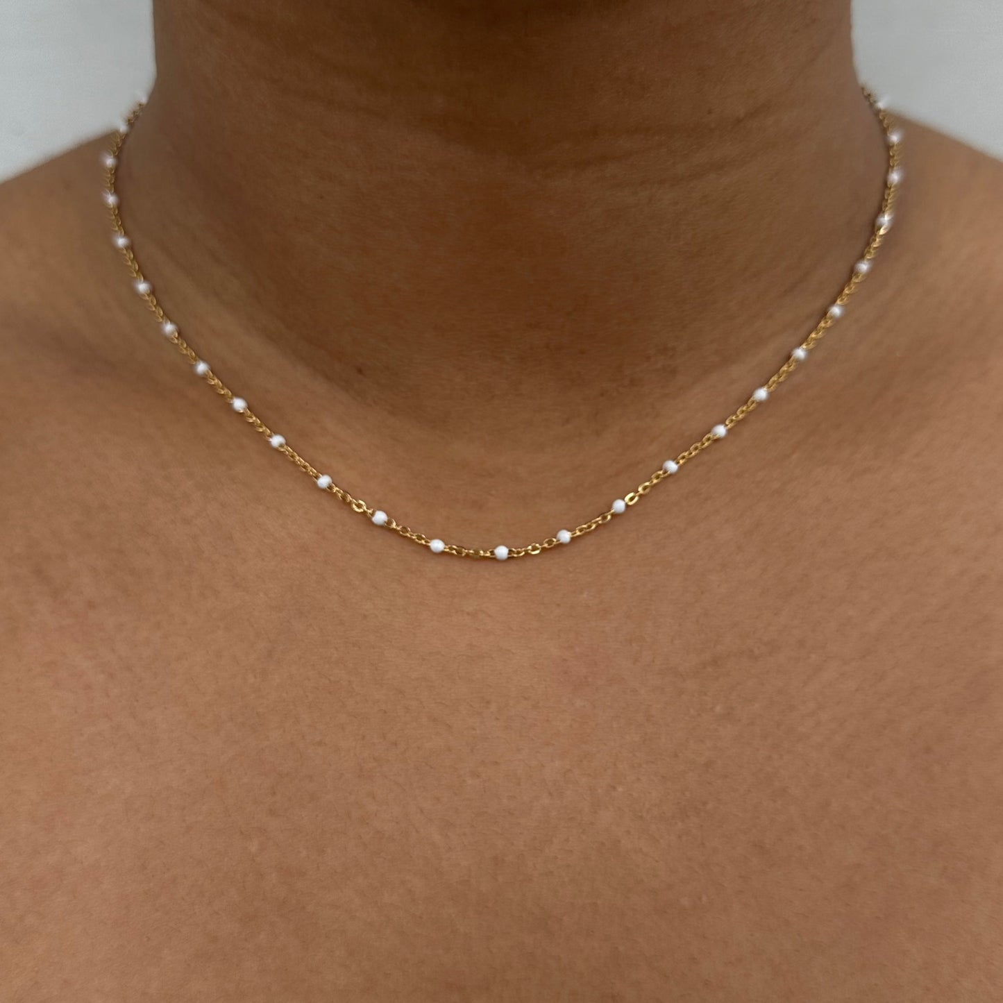 Daisy Necklace Made of 14k White Gold