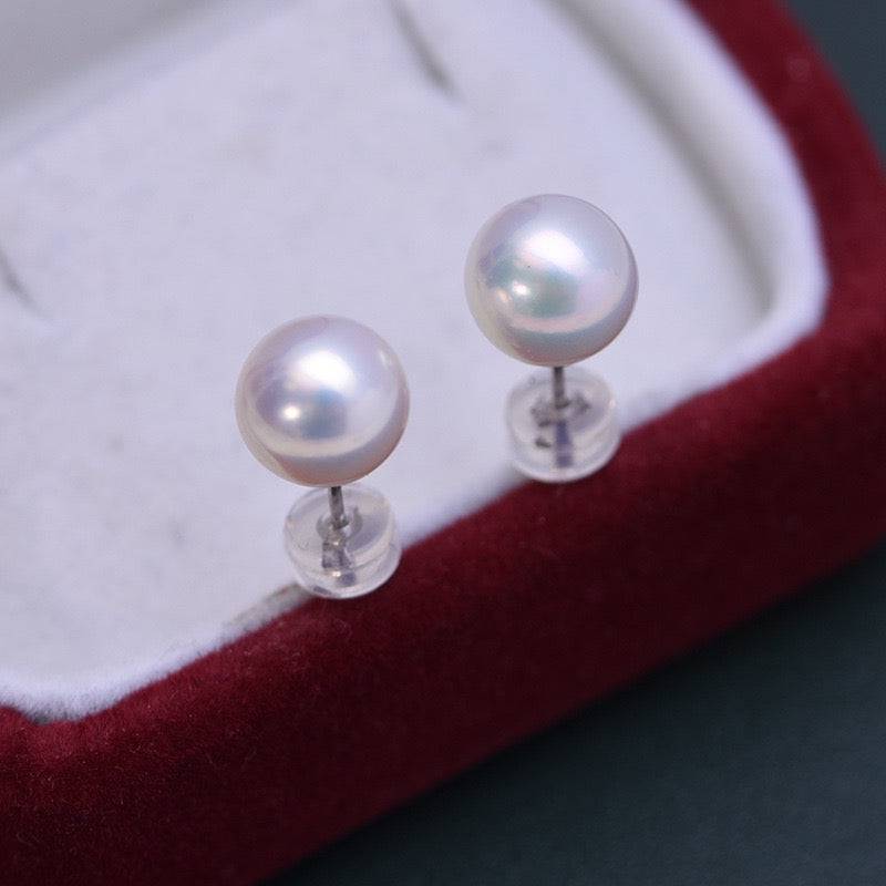 White Freshwater Round Pearl Stud Earrings