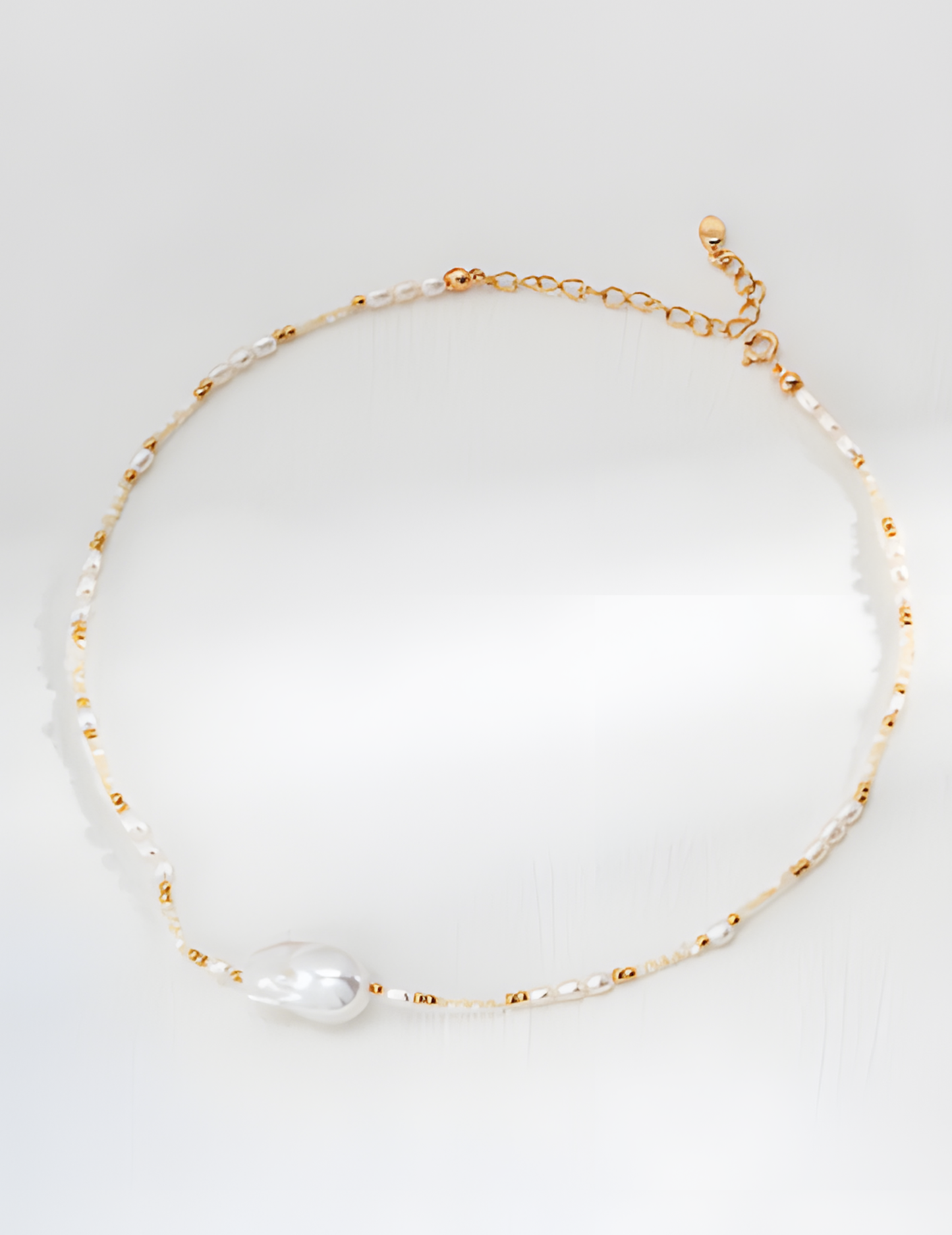 Simple Pearl Shell Necklace in Silver