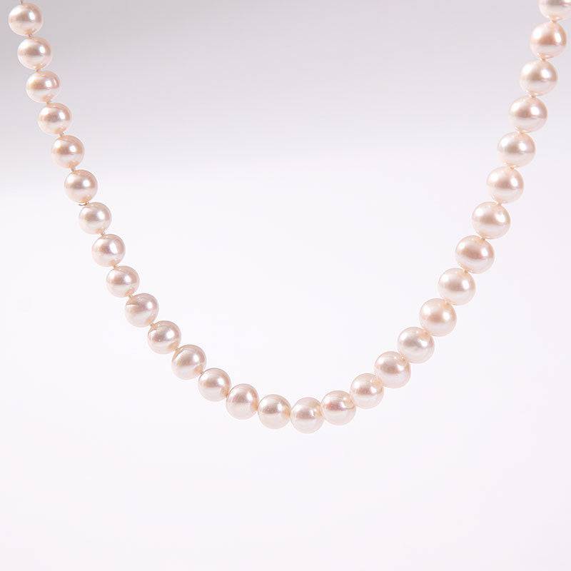 White Round Freshwater Pearl Necklace with Silver Clasp