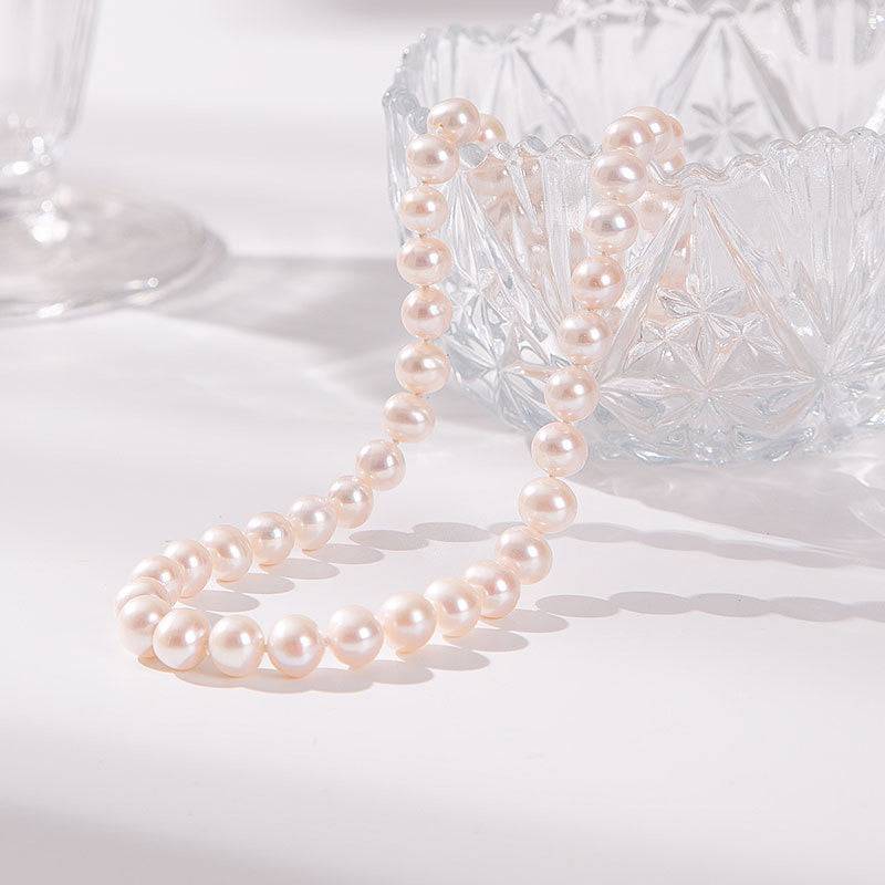 White Round Freshwater Pearl Necklace with Silver Clasp