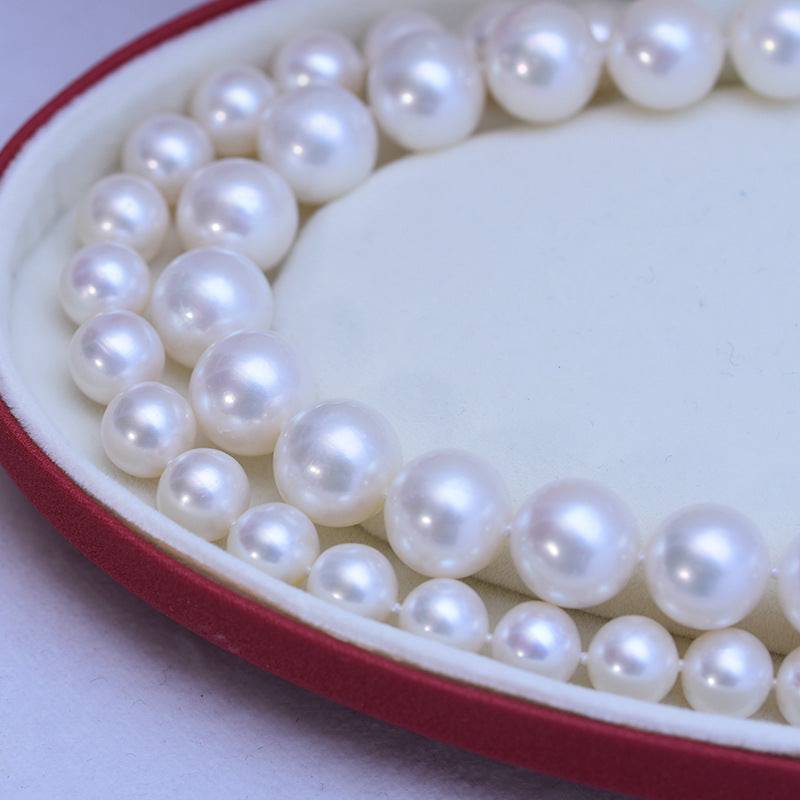 White Round Freshwater Pearl Necklace with Silver Clasp