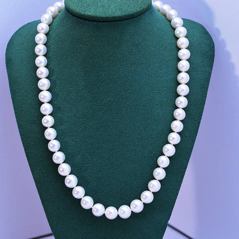 White Round Freshwater Pearl Necklace with Silver Clasp