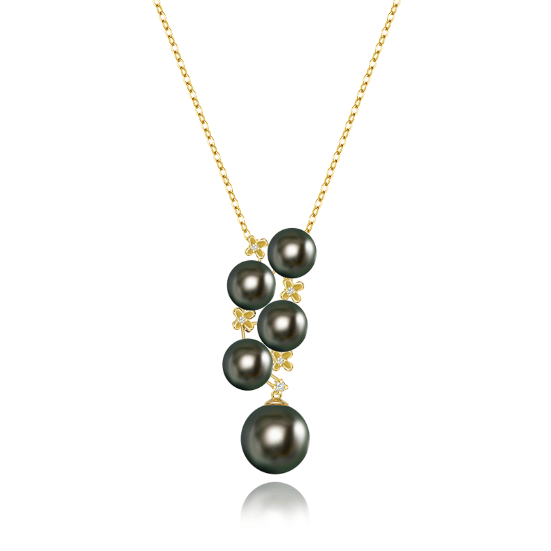 Black Tahitian Pearl Pendant in 18K Gold