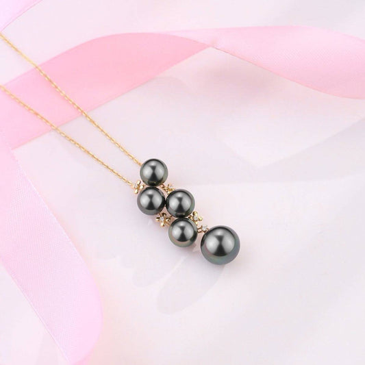 Black Tahitian Pearl Pendant in 18K Gold