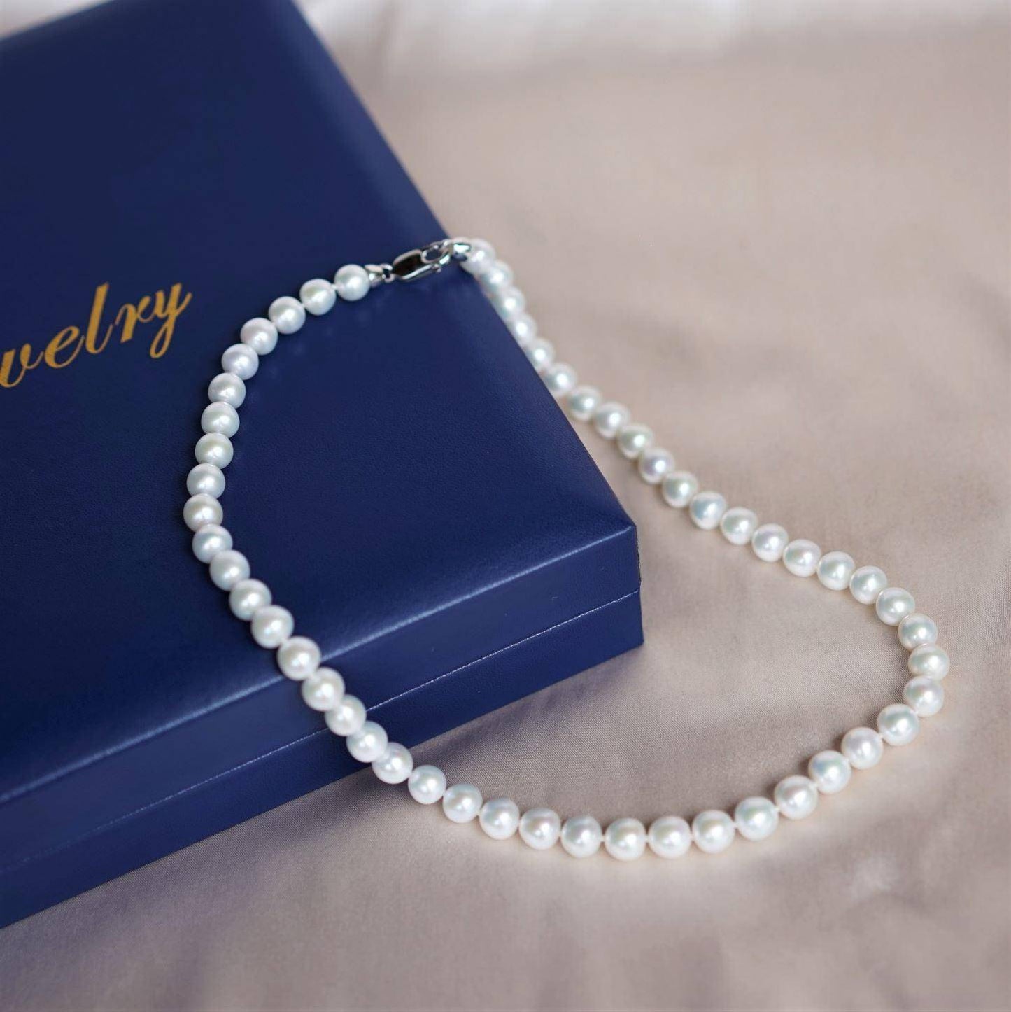 AAA White Akoya Pearl Necklace 8-9mm Size