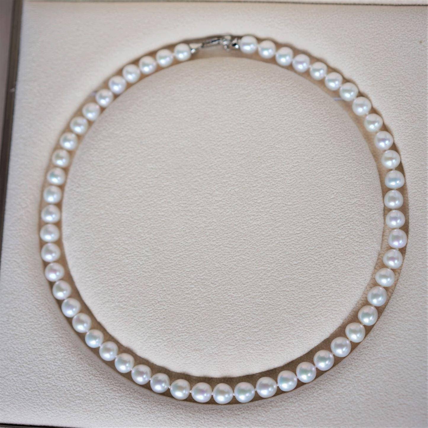 AAA White Akoya Pearl Necklace 8-9mm Size