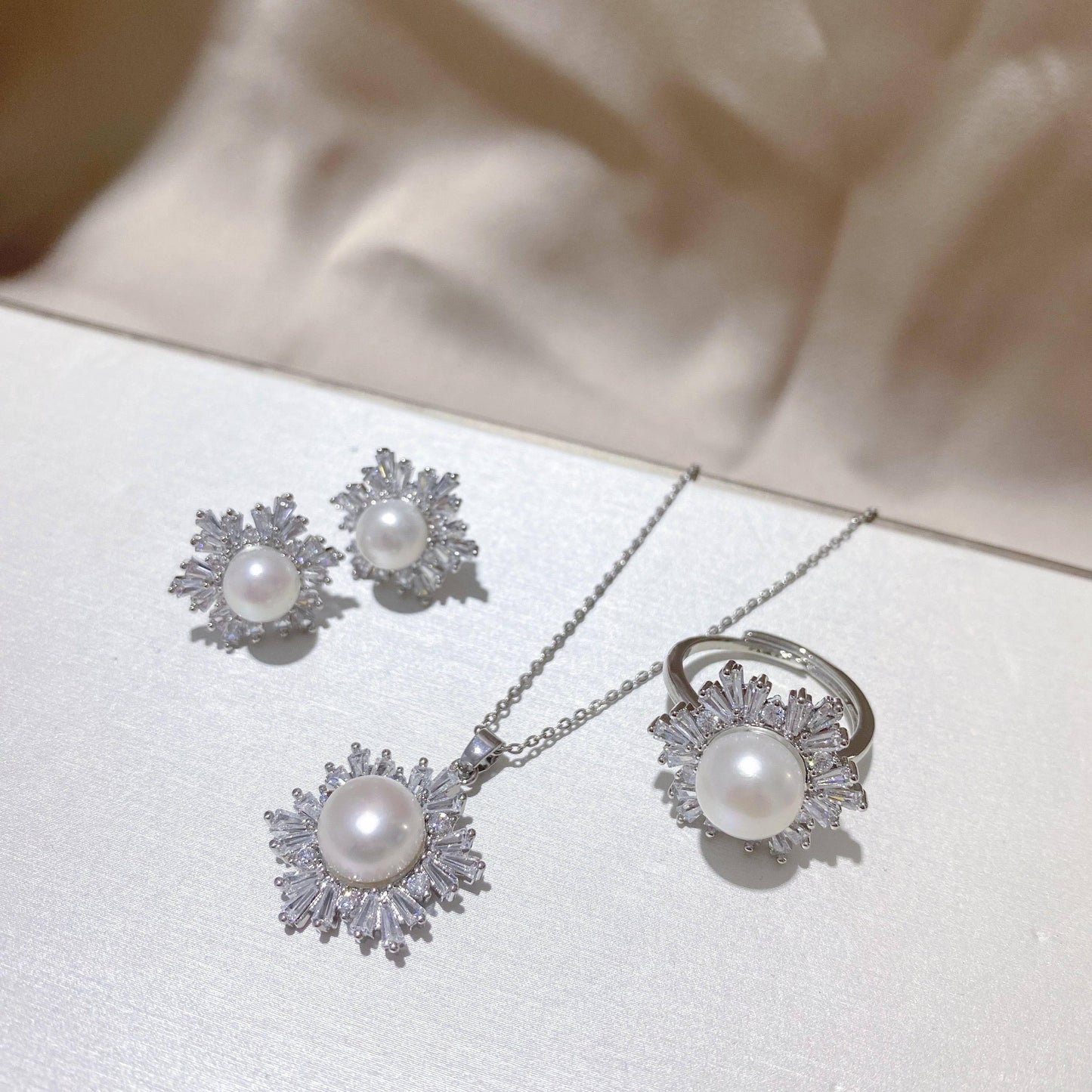 White Snowflake Pendant Freshwater Pearl Jewelry Set