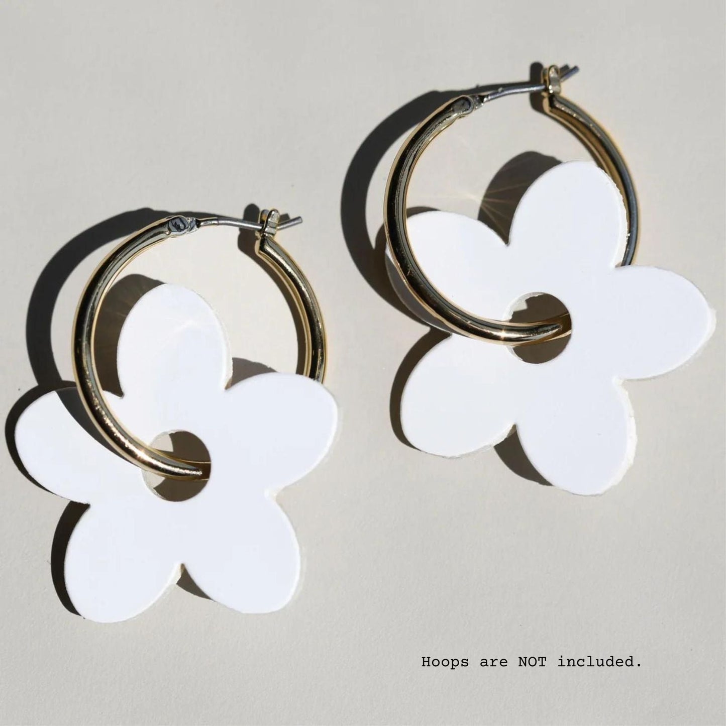 White Petal Charm Jewelry for Elegant Style